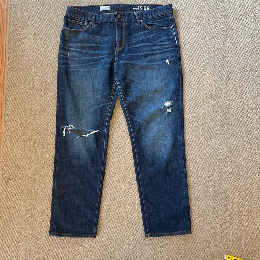 Gap1969 Sexy Boyfriend distressed jeans